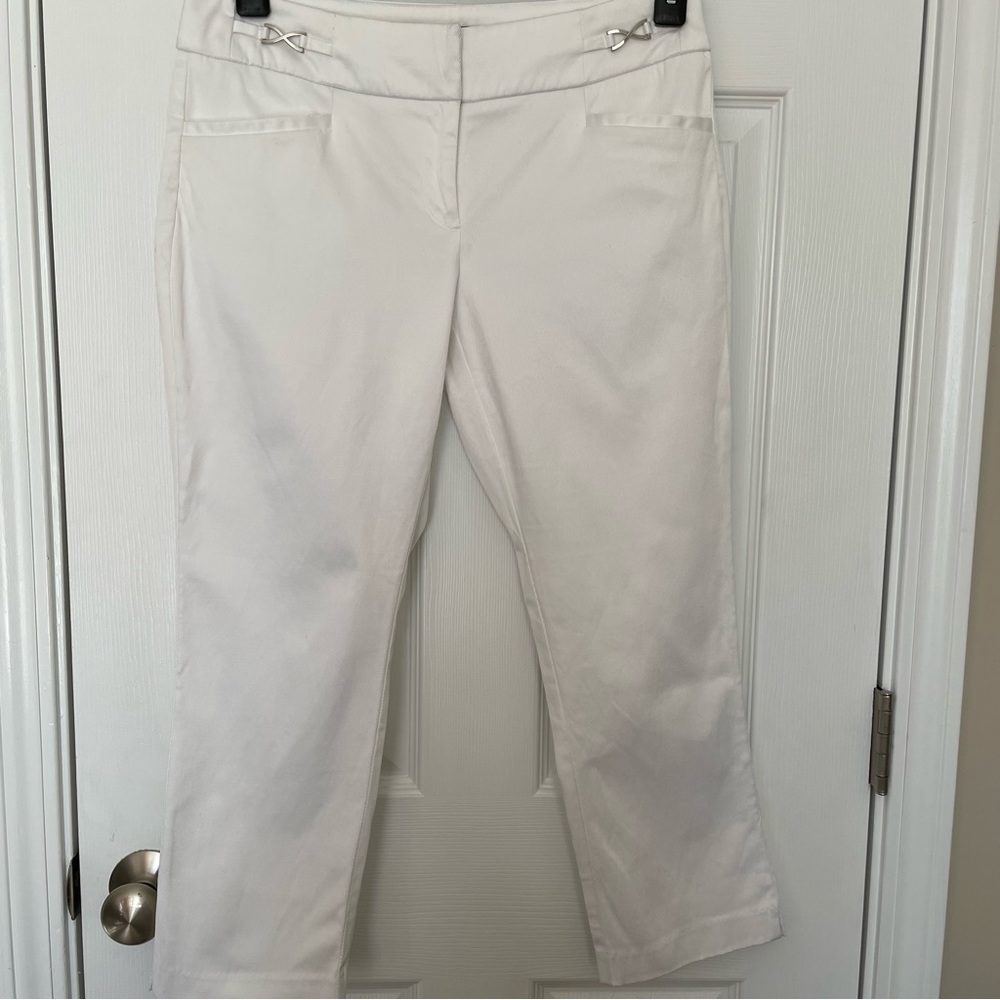 New York & Company 7 th avenue suiting collection white crop pant, size 4